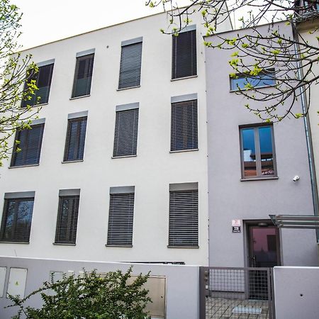 Black Field Apartment Brünn Exterior foto
