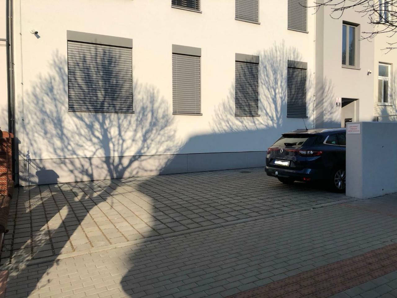 Black Field Apartment Brünn Exterior foto